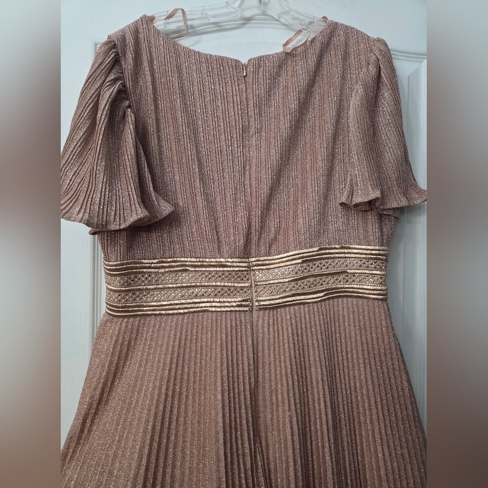 NWT Ieena for Mac Duggal Pink Pleated Shimmering Flutter Sleeve Gown SZ 14 - Picture 9 of 15